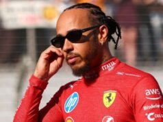 ‘Pengganti’ Ferrari Lewis Hamilton membuka tutupnya saat tekanan menumpuk di Brit | F1 | Olahraga
