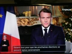 “Janganlah kita menyerah untuk menjadi bangsa yang lebih bersatu”: atas keinginannya, Emmanuel Macron menganjurkan kebalikan dari tindakannya