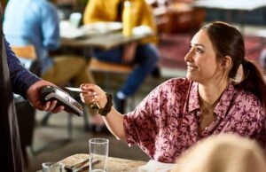 Kabar baik: tip akan tetap bebas pajak… sampai anggaran disetujui