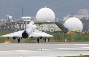 Ketegangan di Asia: lebih dari 130 pesawat dan 22 kapal terlibat, Tiongkok melanjutkan latihan militernya dengan pelatihan untuk memblokade Taiwan