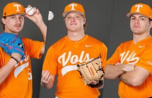 “Trio Tennessee Dinobatkan dalam Daftar Pantauan Pramusim NCBWA Stopper of the Year”.