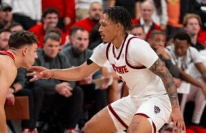 Paket Menjadi Tuan Rumah Miami Sabtu Sore di Lenovo Center