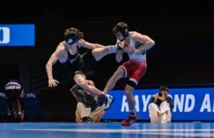 #8 Gulat Turunkan Duke 32-7 di Durham