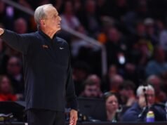 Barnes Meraih Kemenangan ke-250 di Tennessee dengan Kekalahan 73-63 dari LSU