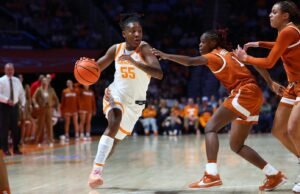 No.4 Texas Menahan Tantangan Dari No.22 Lady Vols, 65-63