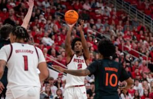 Paket Tuan Rumah Tar Heels di Lenovo Center yang Terjual Habis pada Selasa Malam