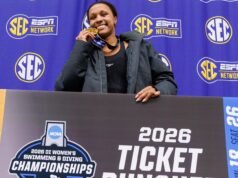 Crooks 100 Back Gold Memimpin SEC Besar Hari Ketiga untuk Tennessee