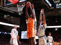 Penerbangan Take Down #19/18 Vanderbilt, 69-65, di Nashville