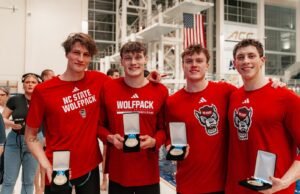 Kompetisi Penutupan Wolfpack di Kejuaraan ACC