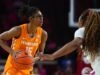 11/9 Lebih Cepat Naik 36 Lemparan Bebas Untuk Menang 100-93 Atas No. 21/21 Lady Vols