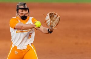 Mardjetko Melempar Tanpa Pemukul, Lady Vols Run-Rule #1 Illinois Selatan