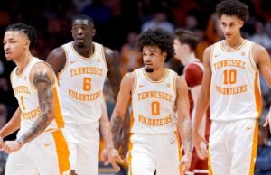PUSAT HOOPS: #22 Tennessee di Missouri