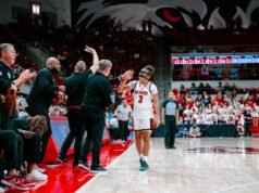 Bola Basket Wanita Akan Menjadi Tuan Rumah Hari Senior Melawan Wake Forest