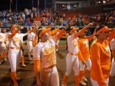 #1 Tennessee Meningkat menjadi 16-0 dengan Doubleheader Sweep