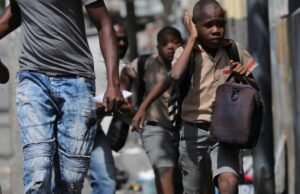 Di Haiti, anak-anak menghadapi kekerasan yang ada di mana-mana. Berita terbaru dari Haiti: Politik, Keamanan, Ekonomi, Budaya.