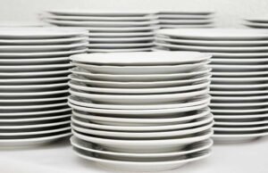 370.000 euro… Ini adalah kerusakan akibat pencurian piring di Elysée