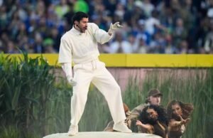 Bad Bunny menawarkan untuk membayar asuransi WBC bintang Puerto Rico Carlos Correa