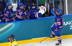 Amerika Serikat dan Kanada akan bertemu untuk memperebutkan emas untuk ketujuh kalinya di hoki wanita Olimpiade