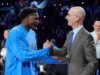 Komisaris NBA Adam Silver membicarakan opsi anti-tank dengan GM, kata sumber AP
