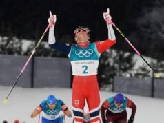 Bintang ski lintas alam Norwegia, Klaebo, menyamai rekor Olimpiade dengan memenangkan medali emas kedelapan dalam karirnya