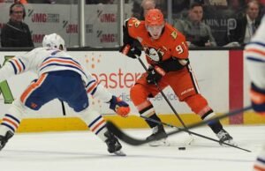 Joel Quenneville meraih kemenangan karirnya yang ke-1.000 dalam kemenangan comeback 6-5 Ducks atas Oilers