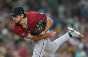 Pitcher Zac Gallen menyetujui kontrak 1 tahun untuk kembali ke Arizona Diamondbacks, kata sumber AP