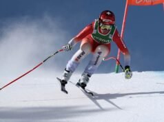 Pemain ski Swiss, Suter, memenangkan perlombaan pertama sejak Olimpiade saat perburuan keunggulan Vonn di Piala Dunia dimulai