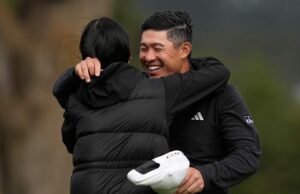 Collin Morikawa membuat birdie ke-18 untuk memenangkan Pebble Beach dan mengakhiri kekeringan selama 16 bulan