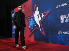 Stephen Curry dari Warriors akan dievaluasi ulang dalam 10 hari setelah MRI lutut ke-2