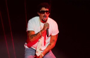 Bad Bunny akan membahas penampilan paruh waktu Super Bowl setelah kemenangan besar Grammy