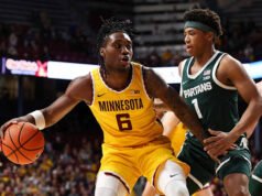 Tom Izzo berpendapat bahwa itu adalah kesalahan Michigan, pemainnya menendang bagian kaki pemain Minnesota itu