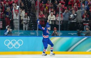 Apa yang dilakukan Megan Keller setelah memenangkan emas untuk hoki wanita AS