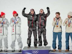 Austria memenangkan emas dalam lompat ski tim super putra Olimpiade pertama karena acara dipersingkat karena cuaca