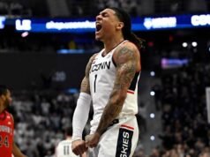 Reed memperkuat No. 6 UConn hingga kekalahan 72-40 melawan No. 15 St.