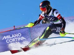 Bintang AS Mikaela Shiffrin dengan cepat memimpin dalam slalom putri di Olimpiade Milan Cortina