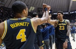 Lendeborg menanggapi kontroversi, Cadeau menemukan sentuhan saat pemain bola basket Michigan peringkat 1 menduduki puncak Purdue