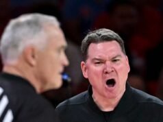 Nomor 4 Arizona memantapkan kapal dengan kemenangan telak 73-66 di Nomor 2 Houston