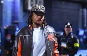 Keselamatan Brown, Ronnie Hickman, dilompati oleh 4 pria di lobi hotel New York