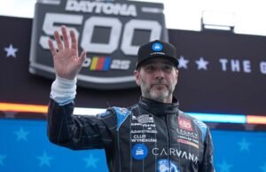 Jimmie Johnson berencana untuk memulai Daytona 500 sekali lagi pada tahun 2027 sebelum mengakhiri karir Pialanya
