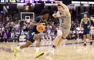 Cason memimpin reli di babak kedua saat peringkat 2 Michigan mengalahkan Northwestern, 87-75
