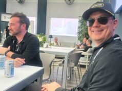 Chris Gabehart muncul dengan perlengkapan Spire saat tenggat waktu pengadilan semakin dekat