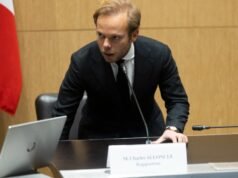 Menghadapi ancaman dari sayap kanan dan sayap kanan, sayap kiri mengambil tindakan untuk menyelamatkan penyiaran publik