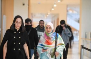 Kemungkinan tawar-menawar dengan Iran, Mahdieh Esfandiari divonis satu tahun penjara oleh Prancis