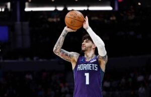 LaMelo Ball Charlotte tidak terluka setelah kecelakaan 2 mobil di pusat kota Charlotte, kata sumber AP