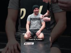 Pegulat Purdue Menandatangani Foto Diri Mereka yang “Vintage” – Pembuat Boiler Purdue