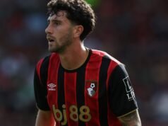 Bek Liga Premier tidak mengesampingkan langkah Barcelona di tengah minat yang meluas