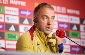 Flick berbicara tentang De Jong, hasil imbang UCL, pencapaian manajerial, perpanjangan kontrak menjelang Barcelona vs Villarreal