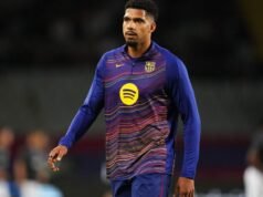 Bek Barcelona berlatih di hari libur untuk memperbaiki kondisi dan mendapatkan kembali keunggulan dalam tim