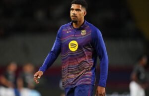 Bek Barcelona berlatih di hari libur untuk memperbaiki kondisi dan mendapatkan kembali keunggulan dalam tim