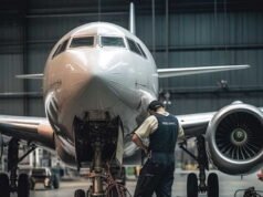 Ketakutan di Amsterdam: dua KLM Boeing 737 jatuh ke tanah saat melakukan manuver